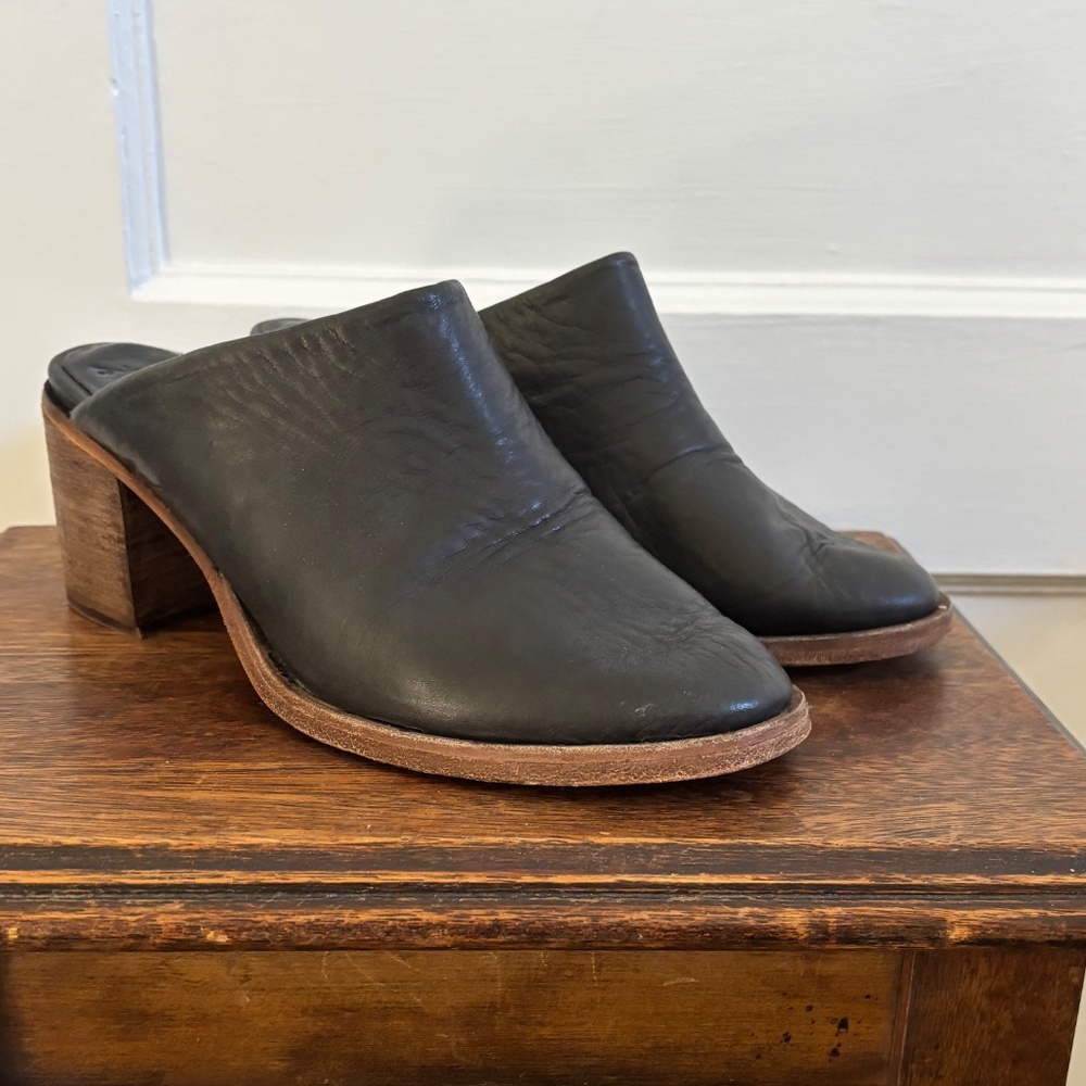 Beek Flickr Mules - Black - Picture 9 of 11
